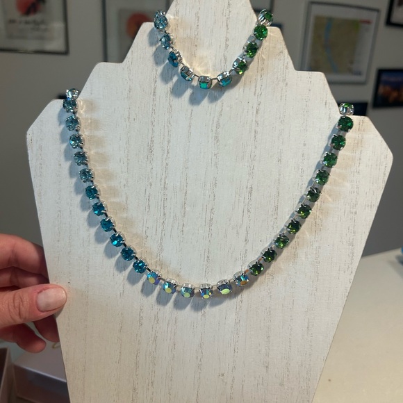 Ombré Crystal Necklace Set - Picture 3 of 4